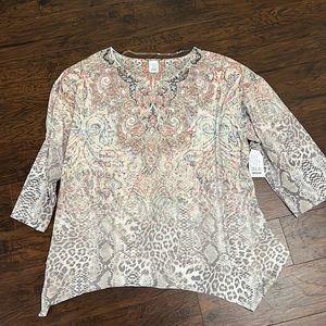 🆕🔥Women’s 2X 3/4 Sleeve Sublimation Bundle of 2 Tops. Smile is Free 😊